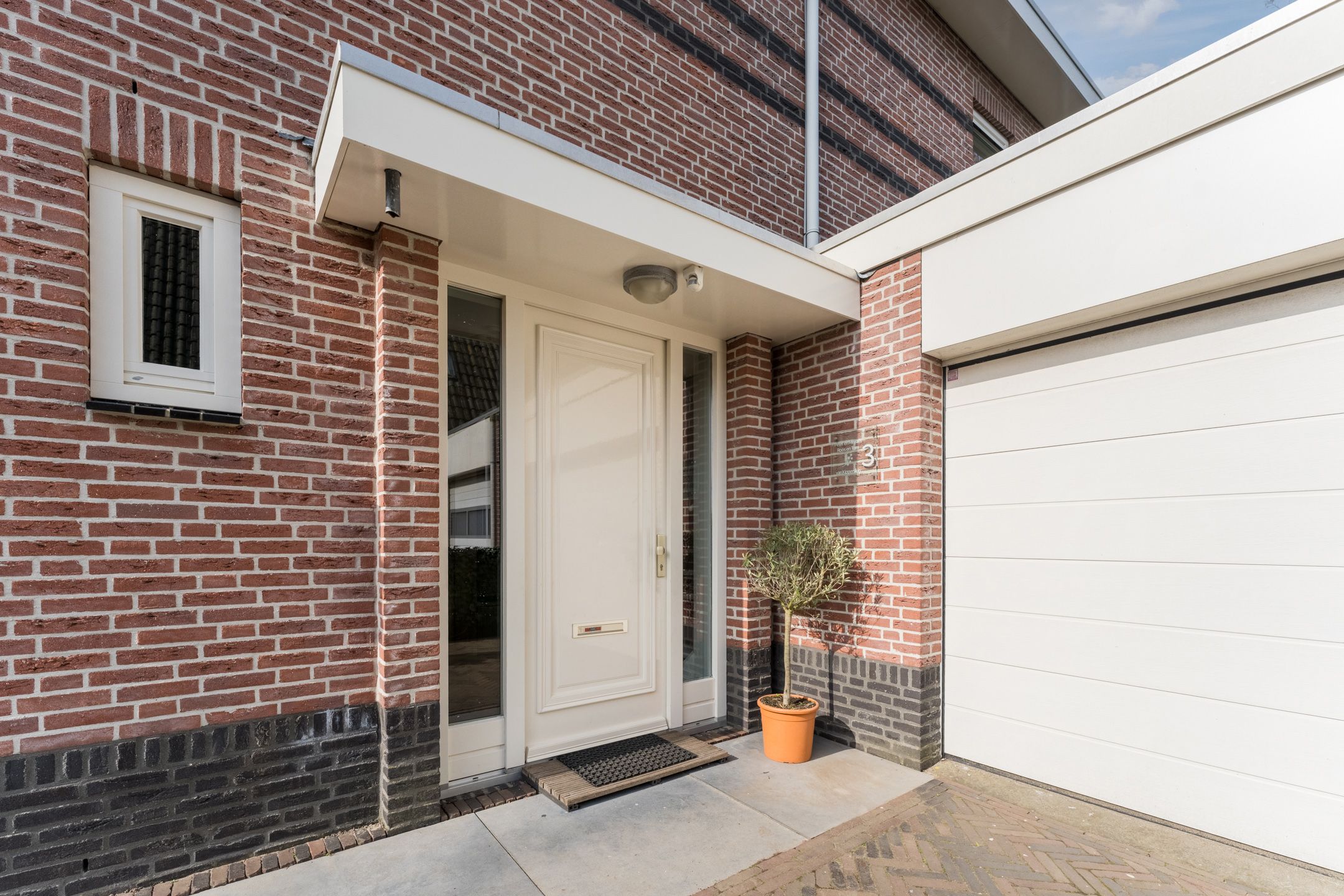 Photo 63 of Herbert Kawanstraat 3