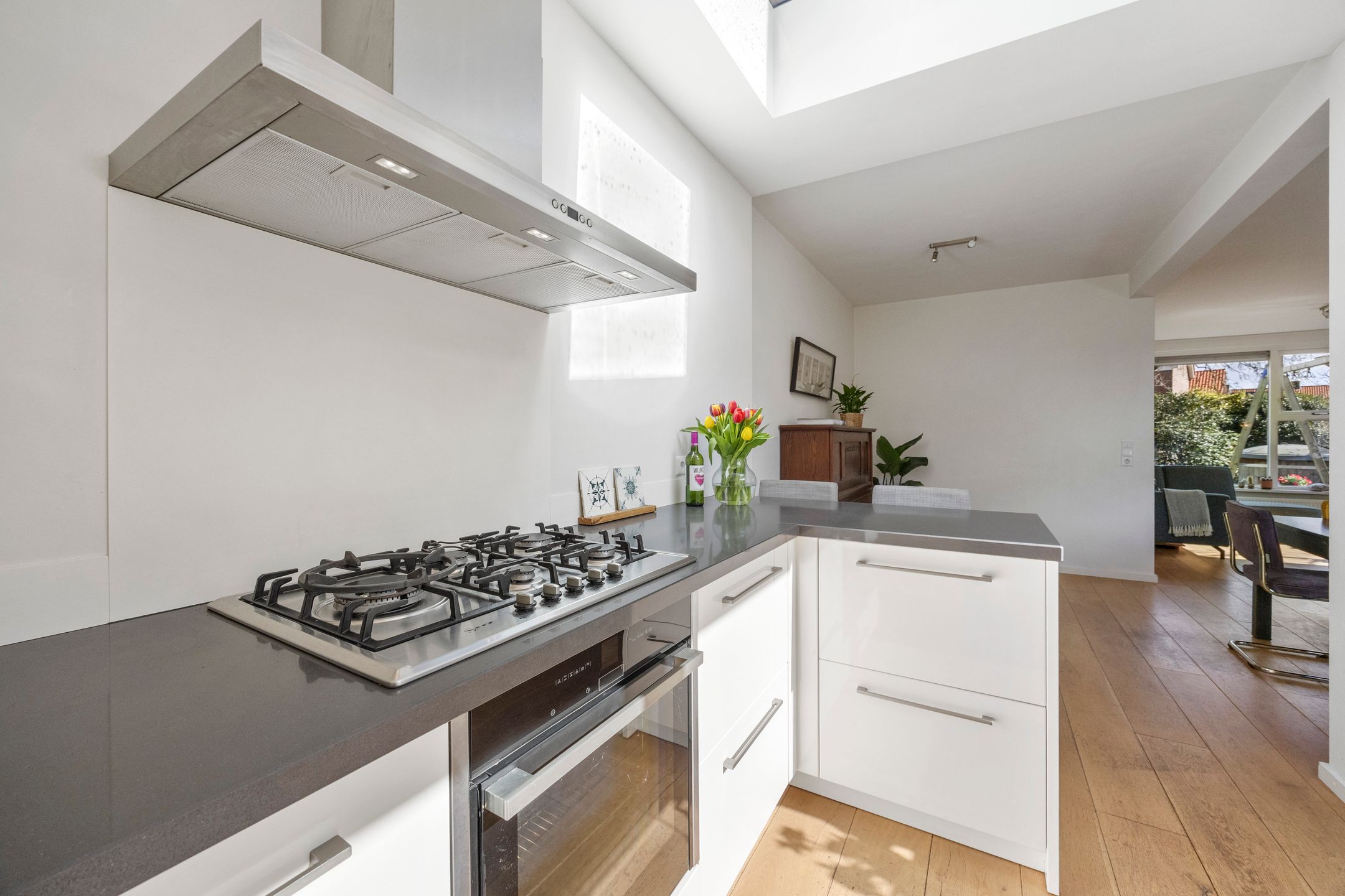 Photo 15 of Paulus Potterstraat 68