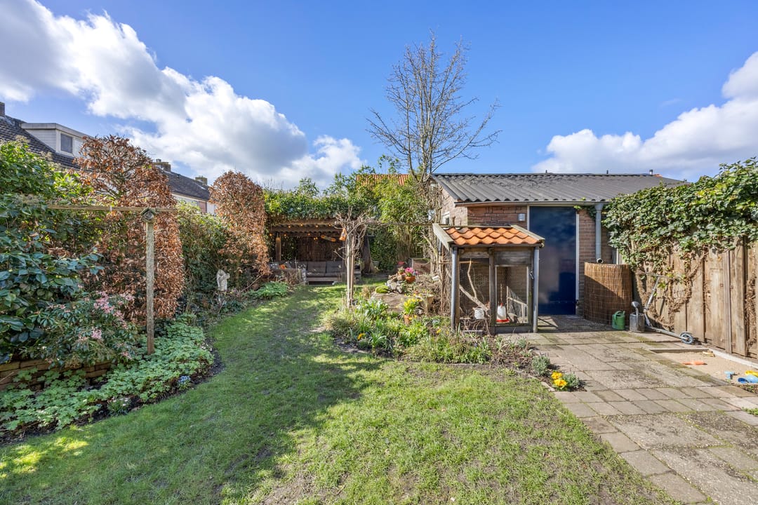 Photo 2 of Paulus Potterstraat 68