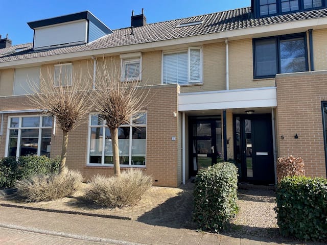 Photo 1 of Helmstok 4