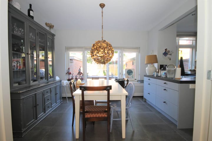 Photo 4 of Van Wouwstraat 17