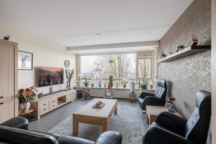 Photo 2 of Over de Vesten 77