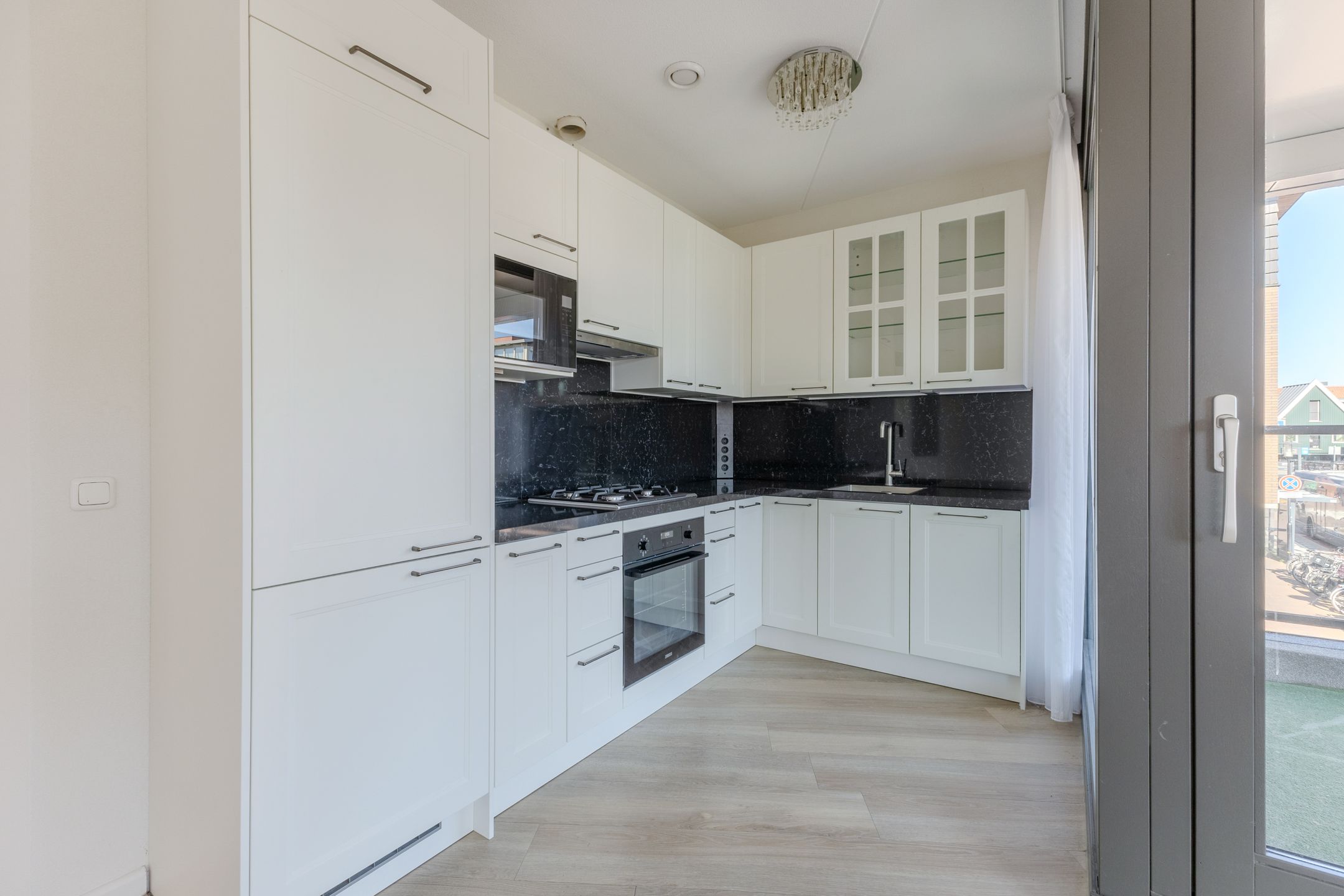 Foto 15 van Zuideinde 12-E