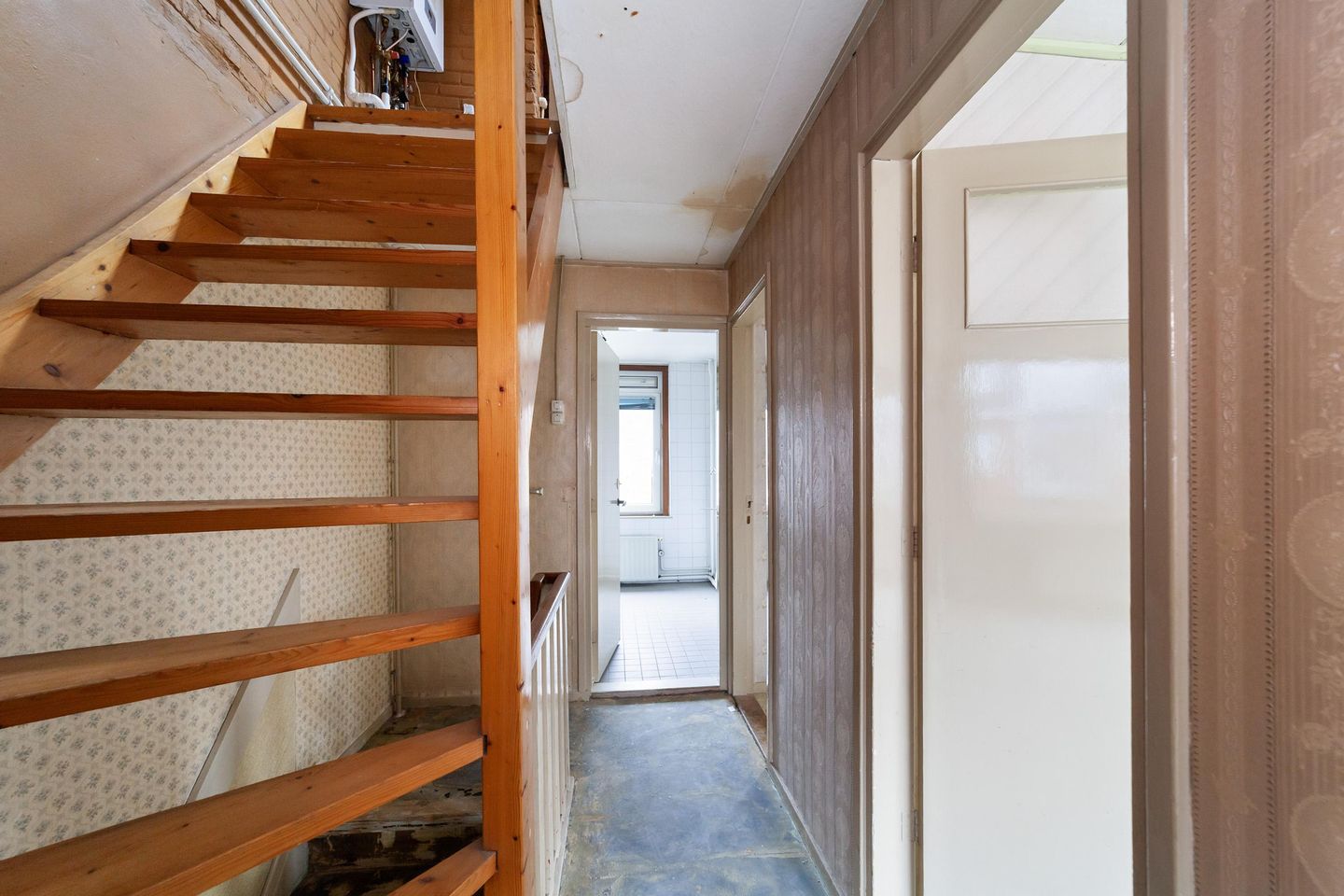 Spacious Corner House with Private Parking and Garage in Maarssen-Dorp — 34