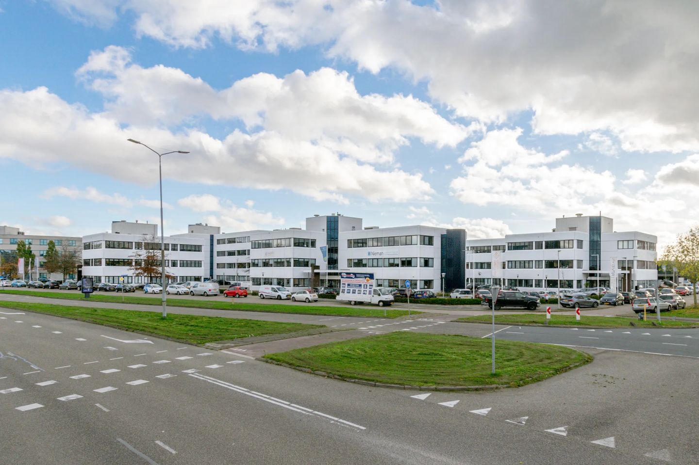 View photo 2 of Atoomweg 350