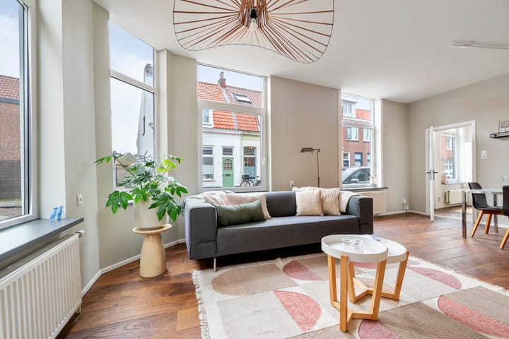 Photo 2 of Barendsestraat 2