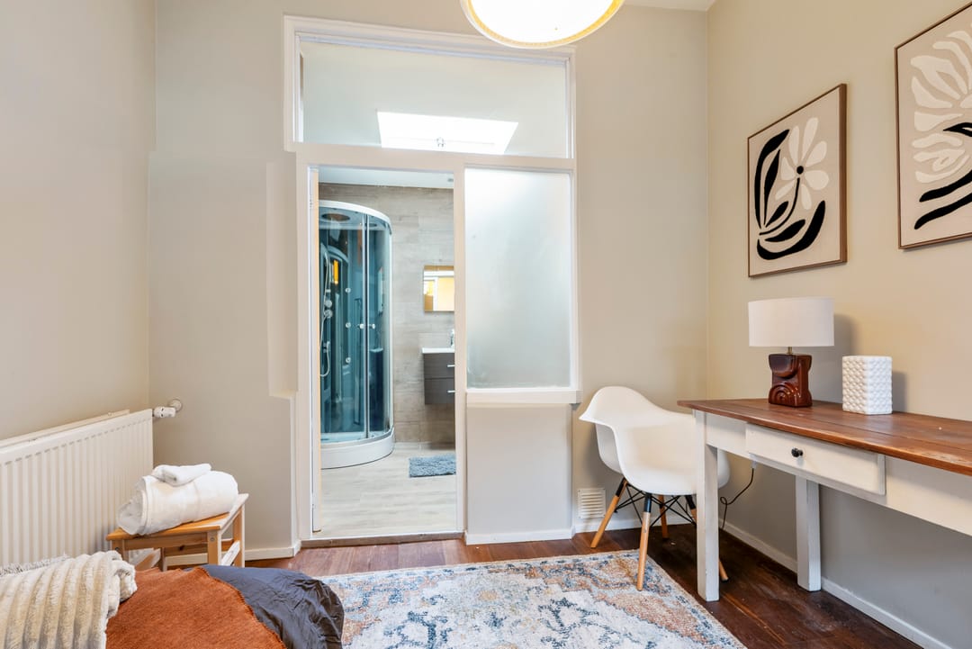 Photo 11 of Barendsestraat 2