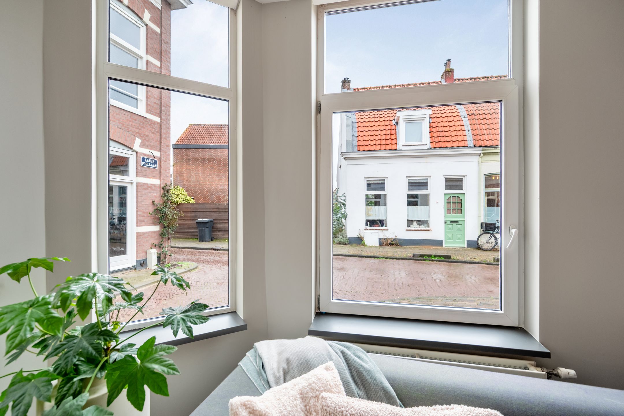 Photo 18 of Barendsestraat 2