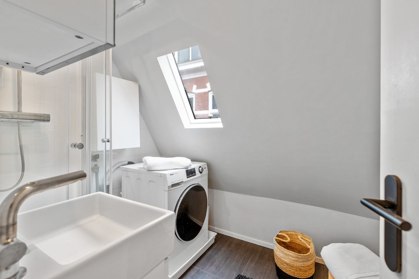 Photo 20 of Barendsestraat 2