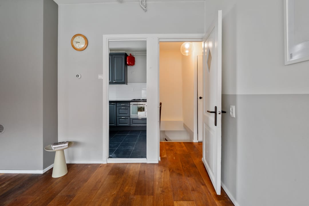 Photo 23 of Barendsestraat 2