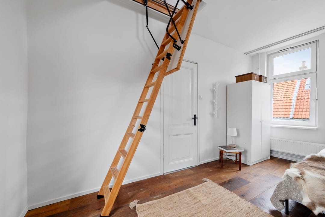 Photo 41 of Barendsestraat 2