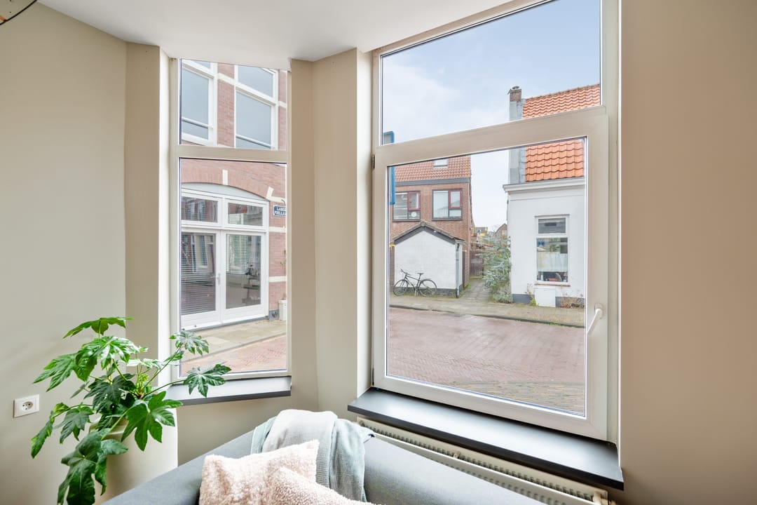 Photo 46 of Barendsestraat 2