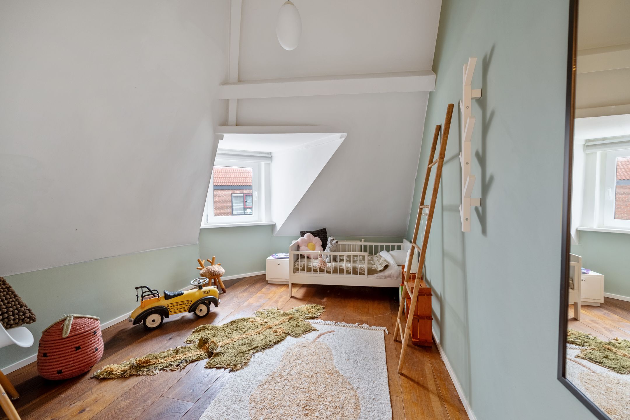 Photo 39 of Barendsestraat 2