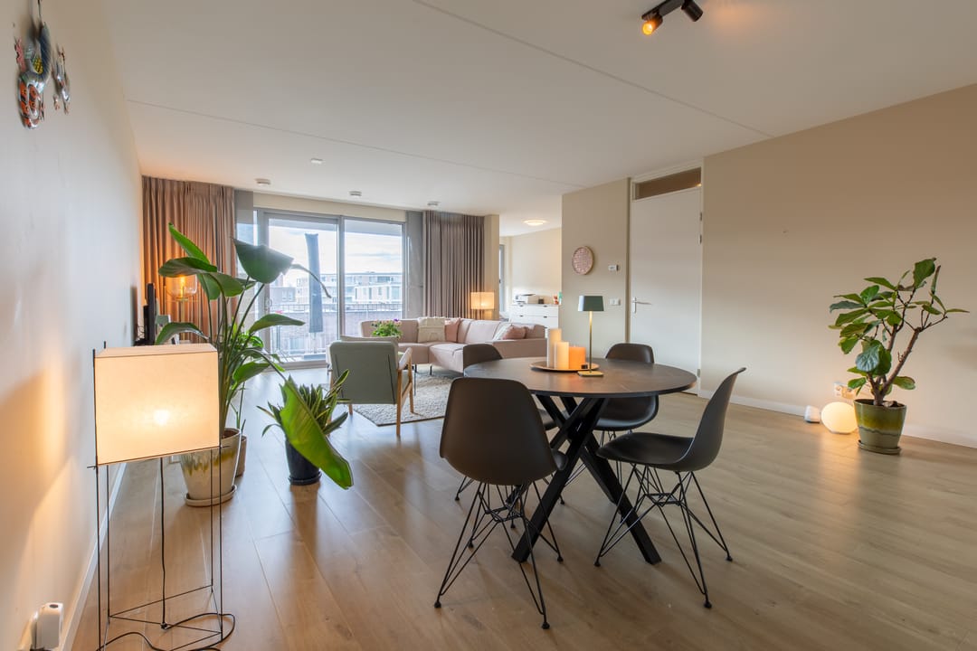 Photo 8 of De Cassij 1-D08