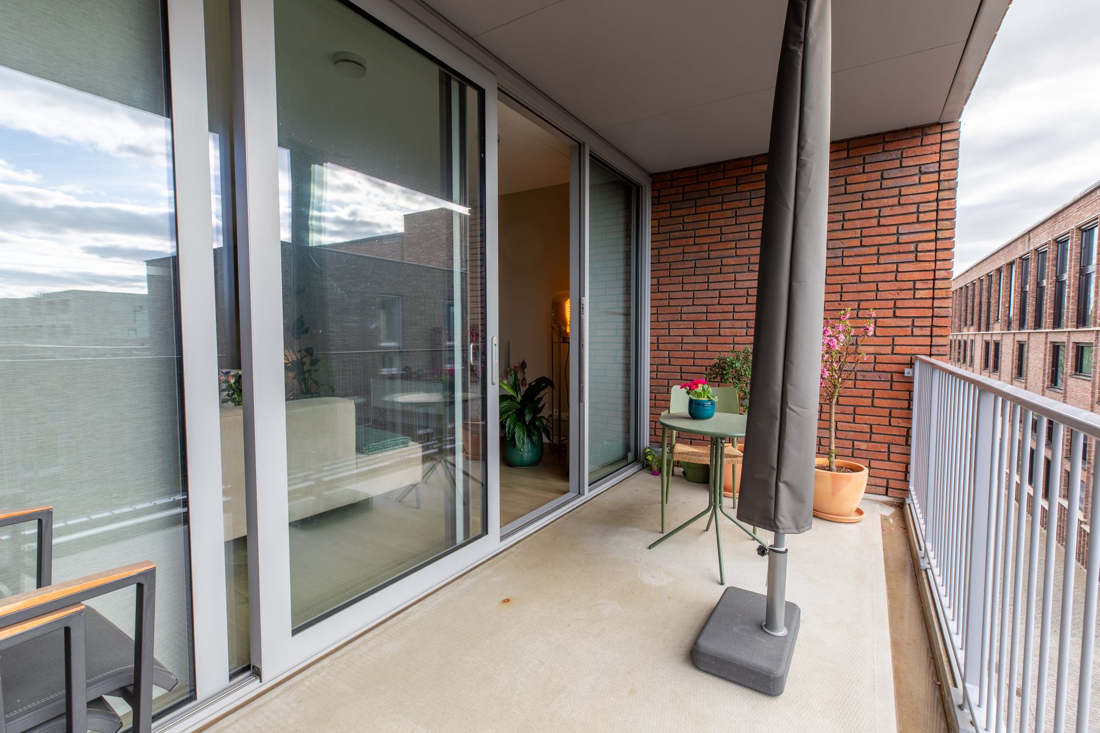 Photo 12 of De Cassij 1-D08