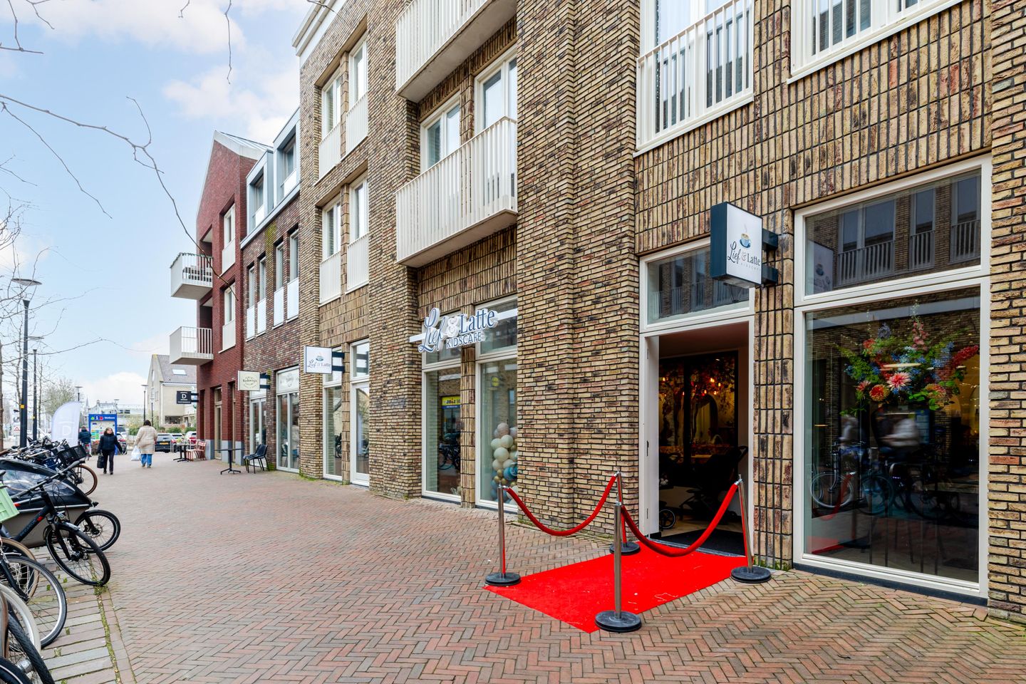 View photo 2 of Westersingel 72