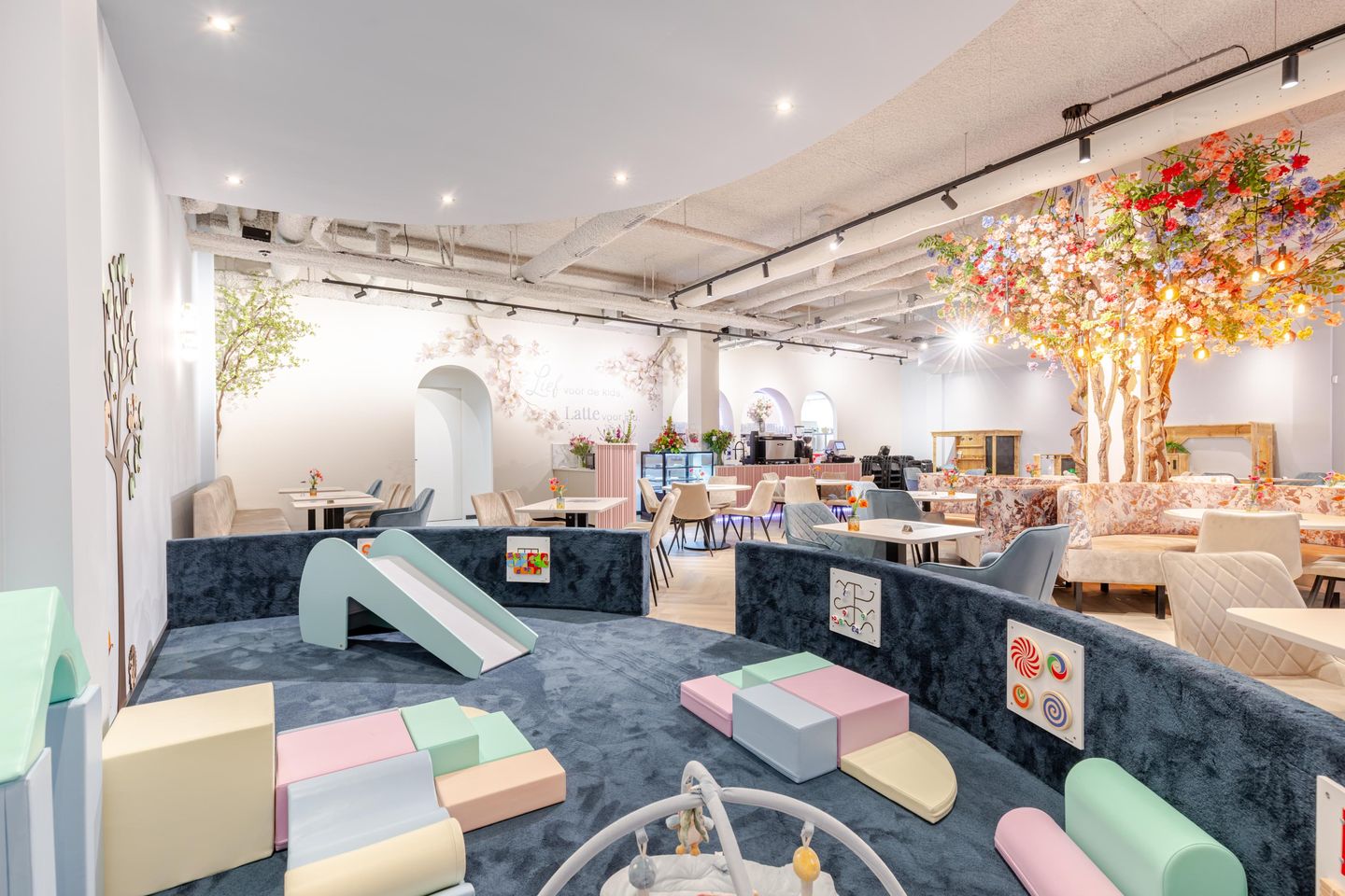 View photo 5 of Westersingel 72