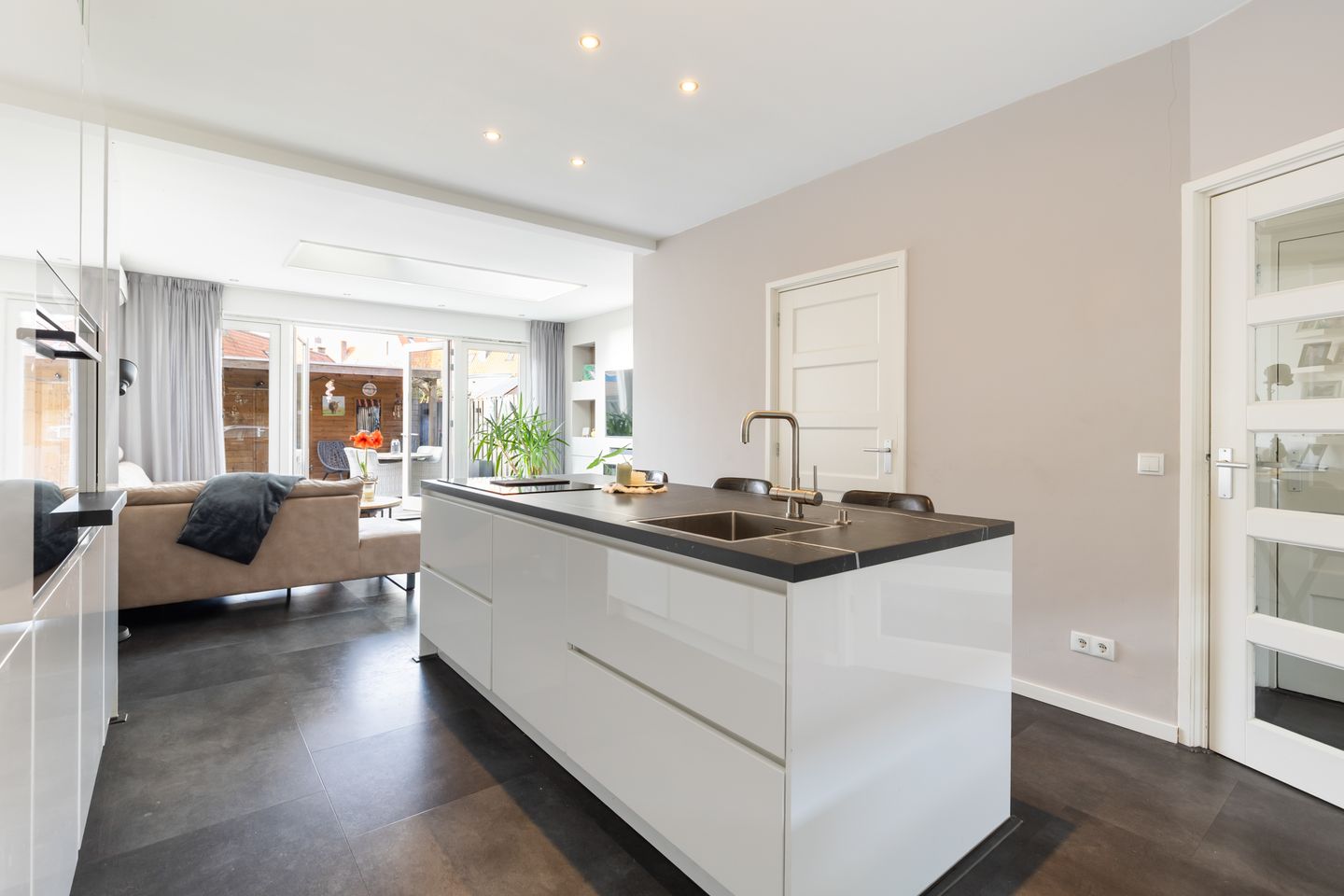 Foto 10 van Röntgenstraat 15