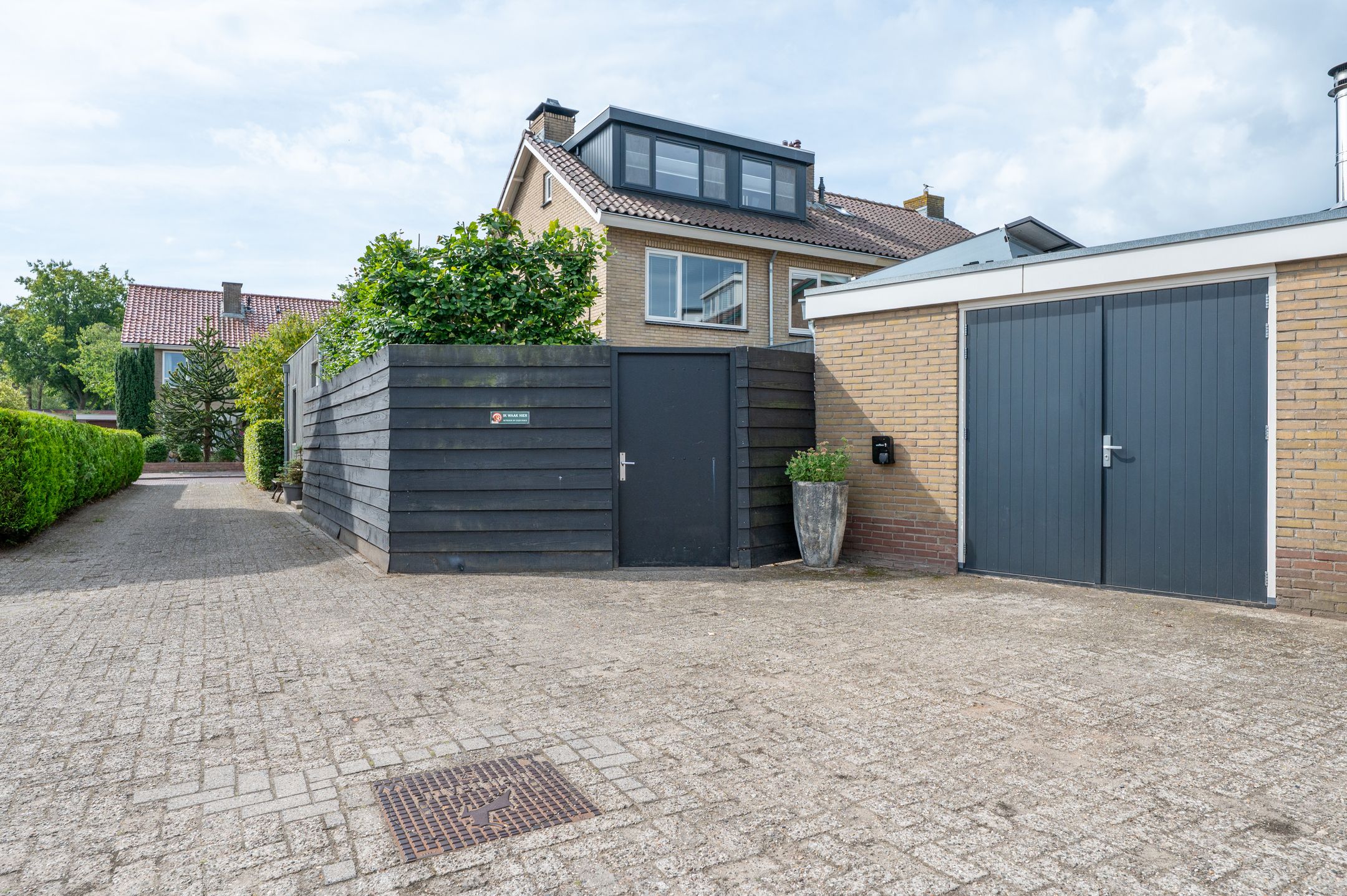 Semi-detached home with separate care unit near forest and center of Putten — 66
