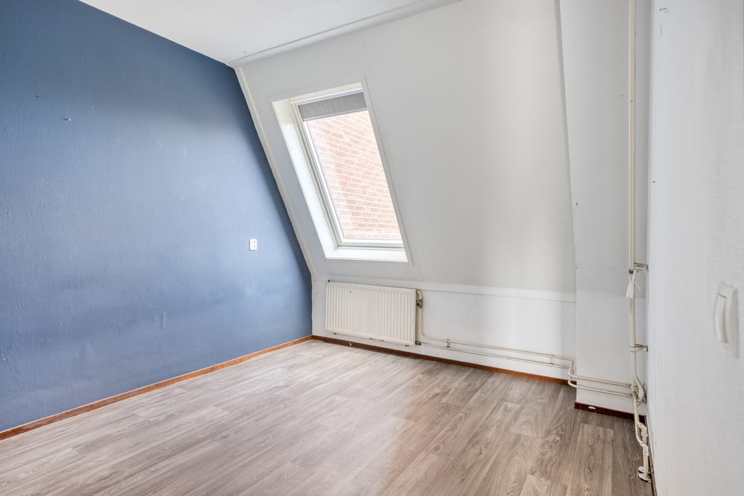 Fixer-Upper Terraced House with South-Facing Garden in Quiet Roosendaal Location — 13