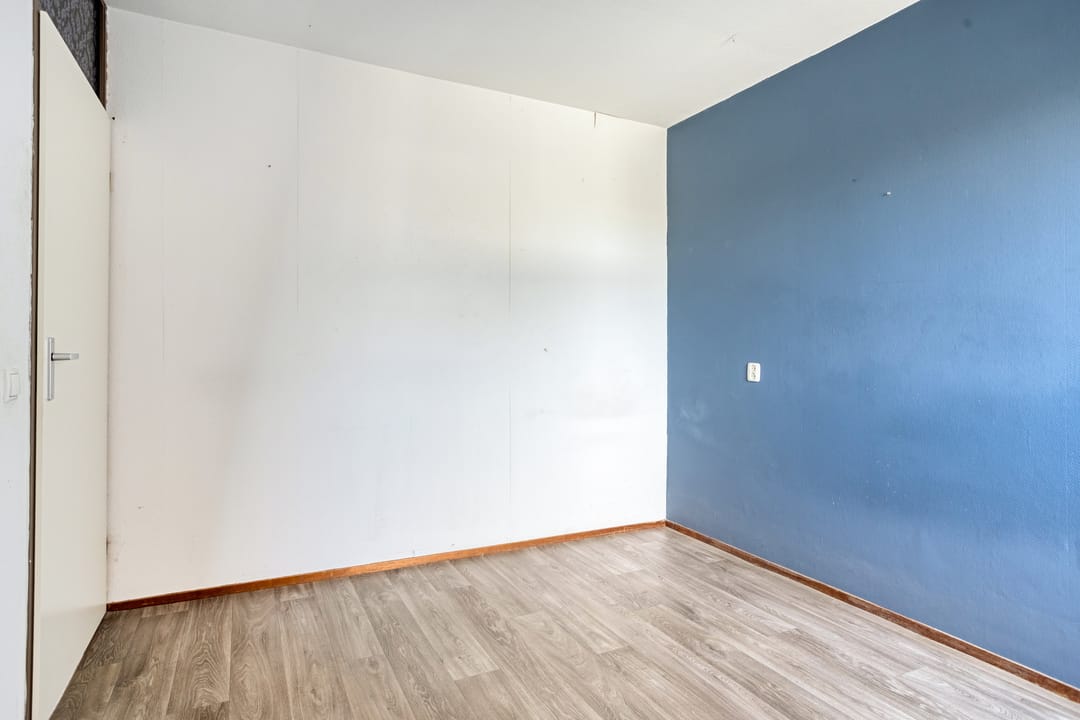 Fixer-Upper Terraced House with South-Facing Garden in Quiet Roosendaal Location — 14