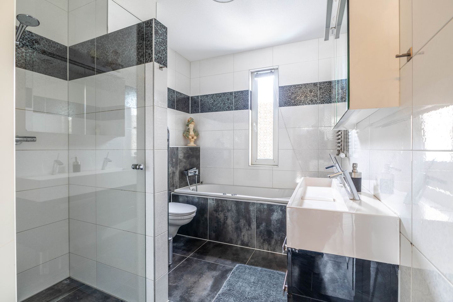 Photo 19 of EGoli 120