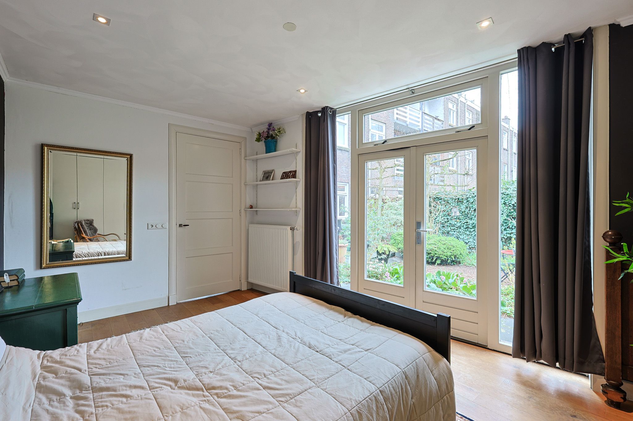 Spacious and Atmospheric Ground Floor Apartment with Garden in Eindhoven's Vonderkwartier — 32