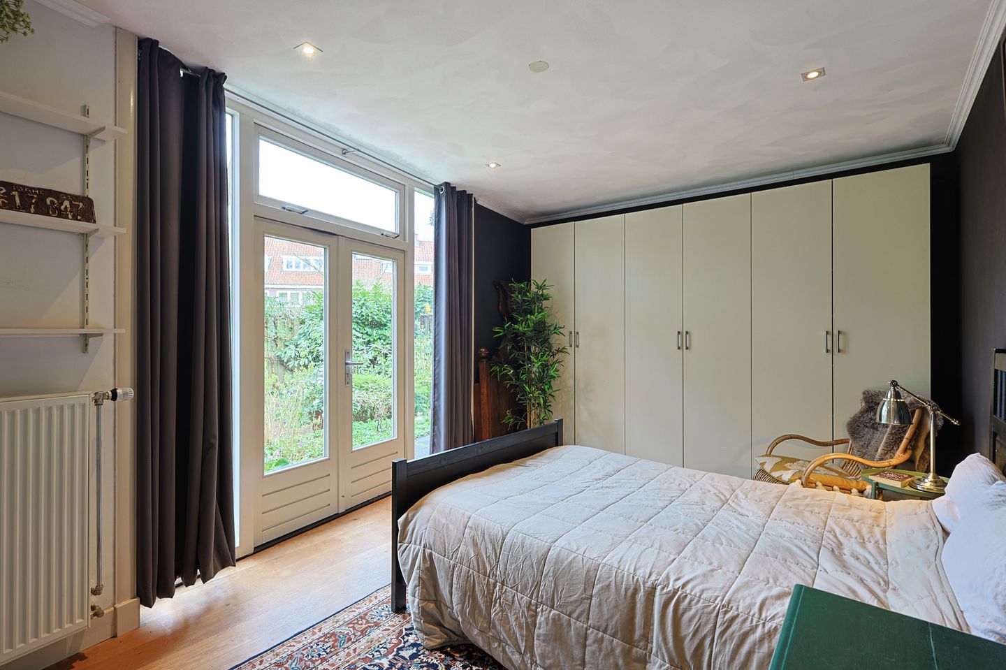 Spacious and Atmospheric Ground Floor Apartment with Garden in Eindhoven's Vonderkwartier — 33