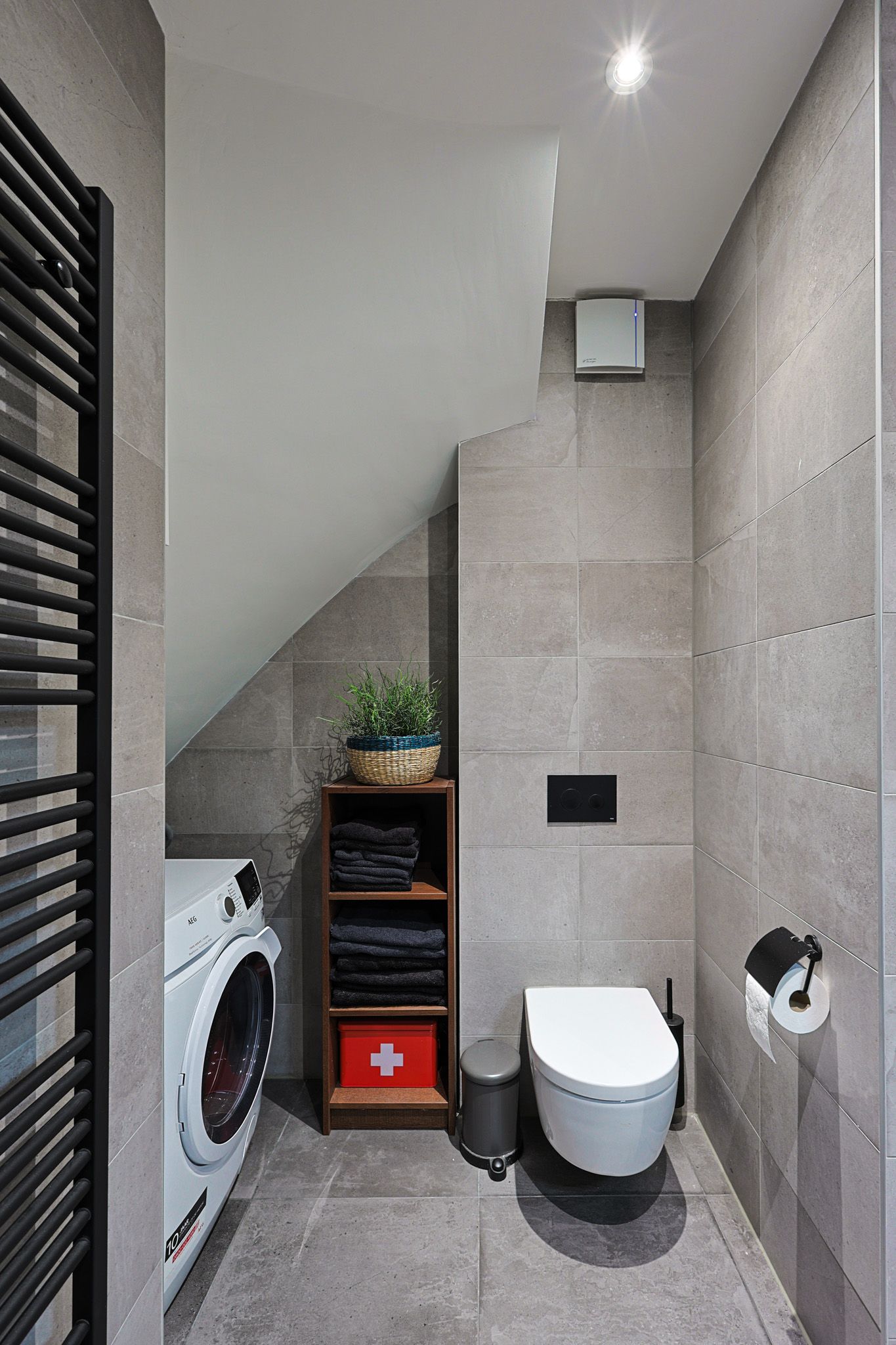 Spacious and Atmospheric Ground Floor Apartment with Garden in Eindhoven's Vonderkwartier — 39