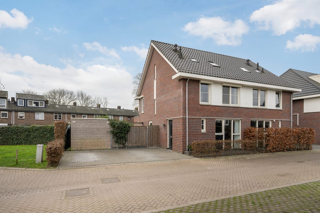 Photo 1 of Voorneveldstraat 6