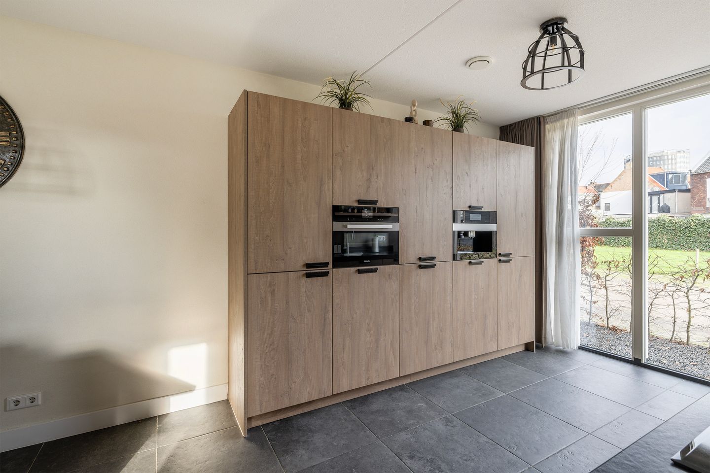 Photo 10 of Voorneveldstraat 6