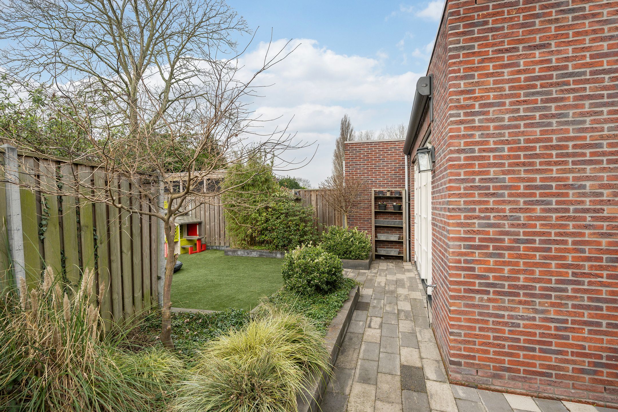 Photo 15 of Voorneveldstraat 6