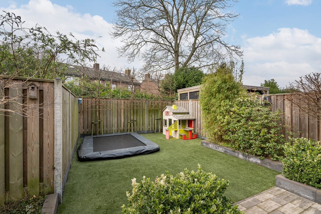 Photo 16 of Voorneveldstraat 6