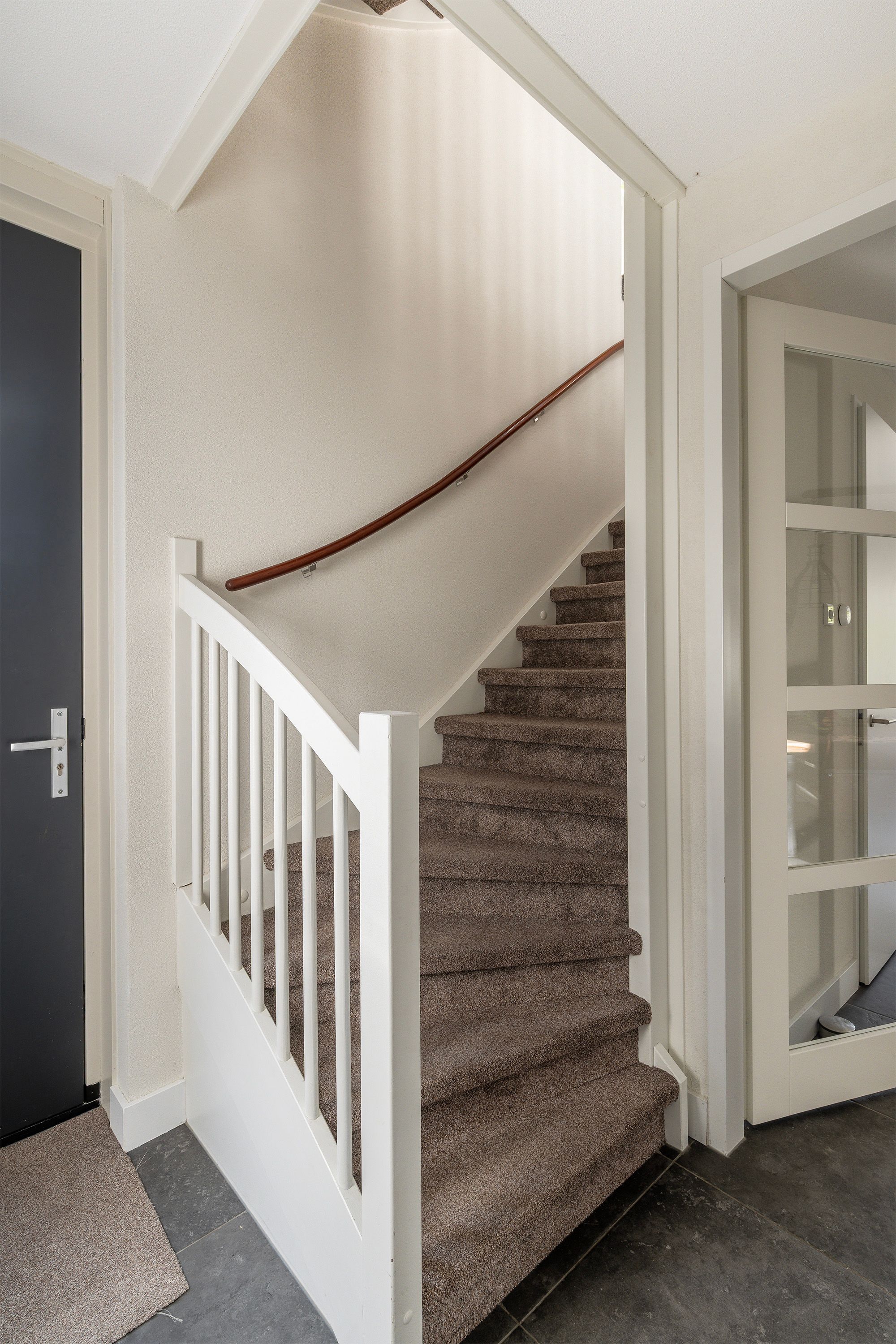 Photo 21 of Voorneveldstraat 6