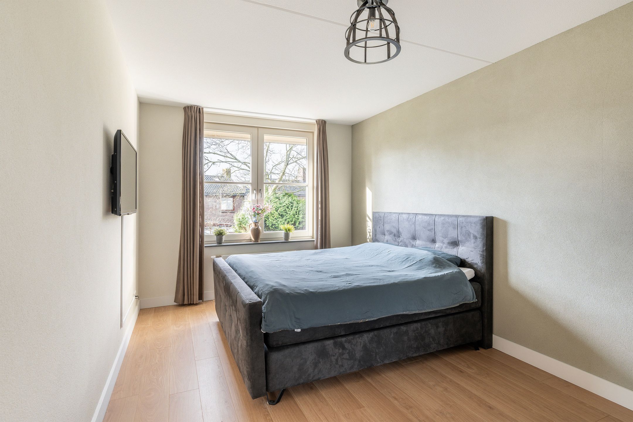 Photo 24 of Voorneveldstraat 6