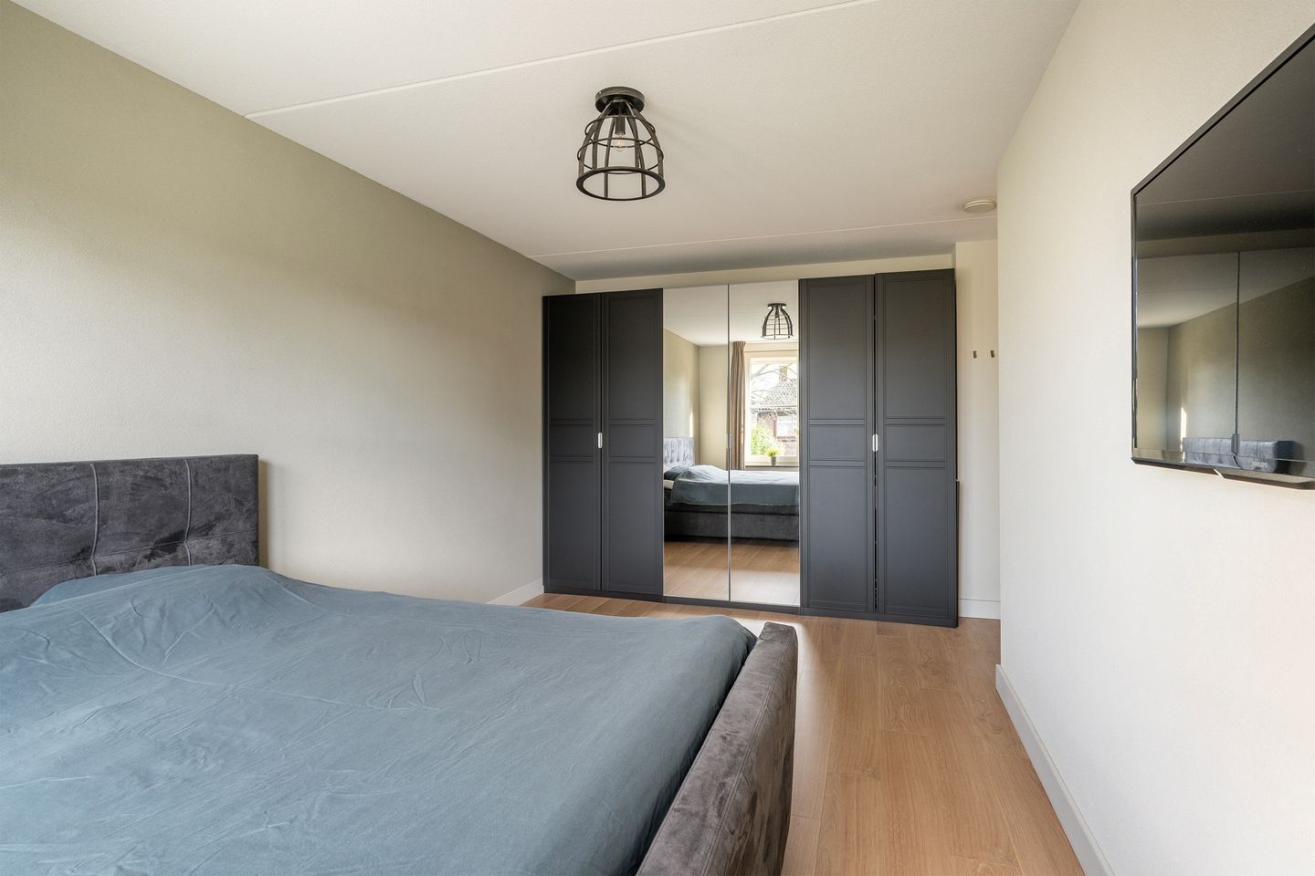 Photo 25 of Voorneveldstraat 6