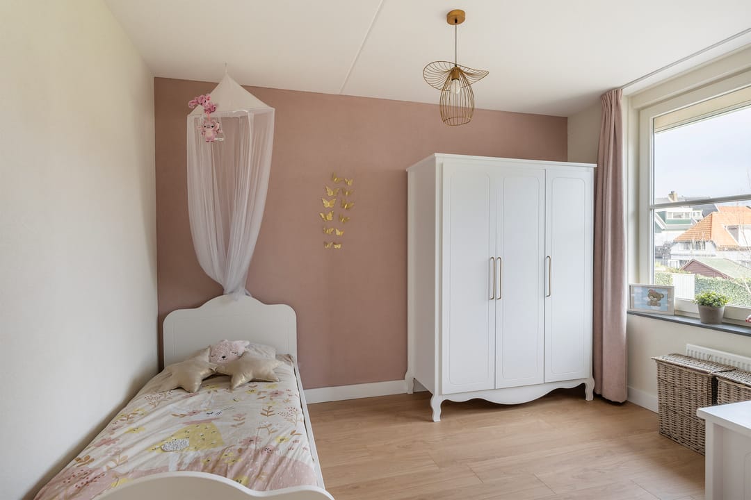 Photo 28 of Voorneveldstraat 6