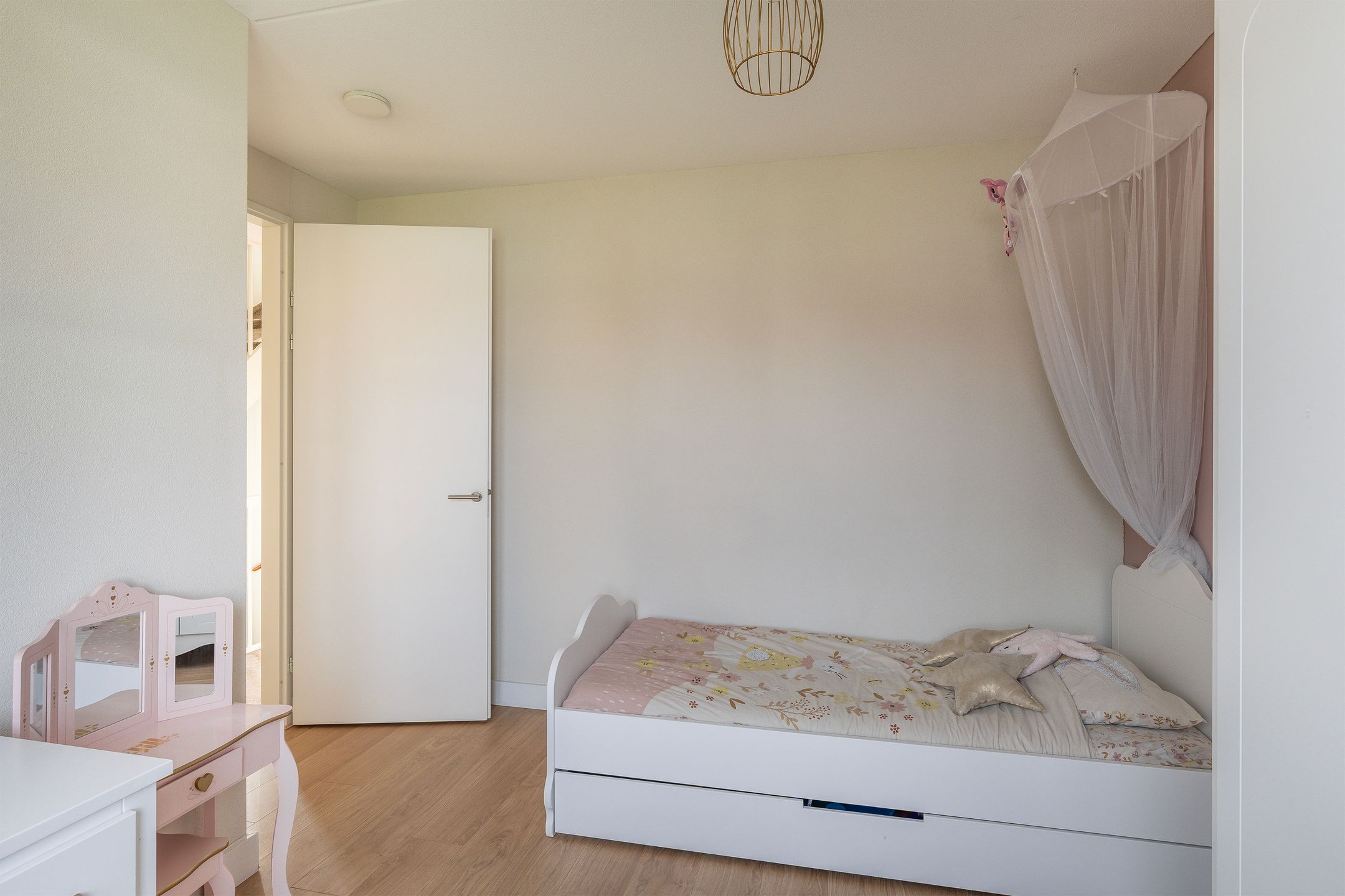 Photo 30 of Voorneveldstraat 6