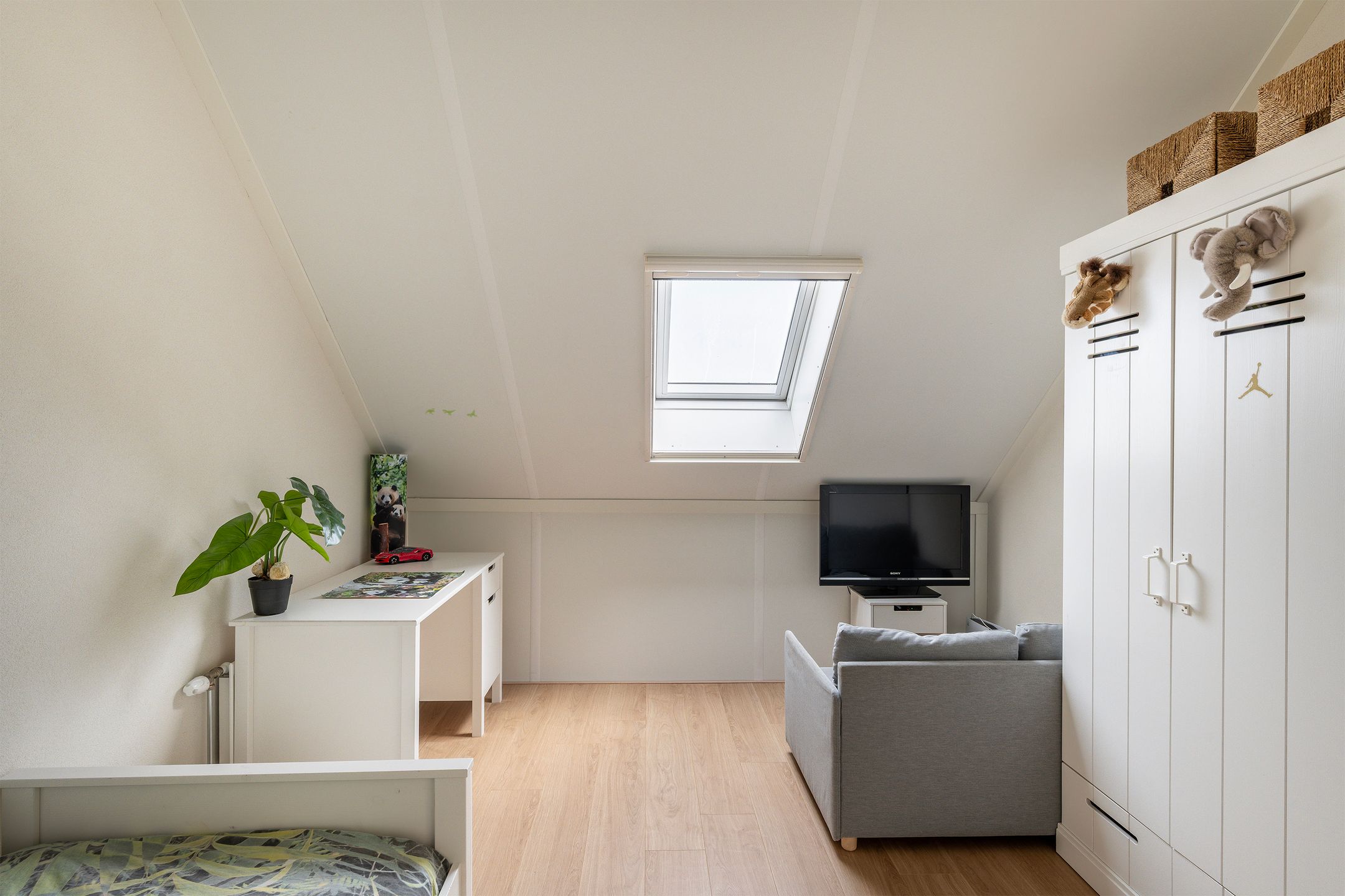 Photo 39 of Voorneveldstraat 6