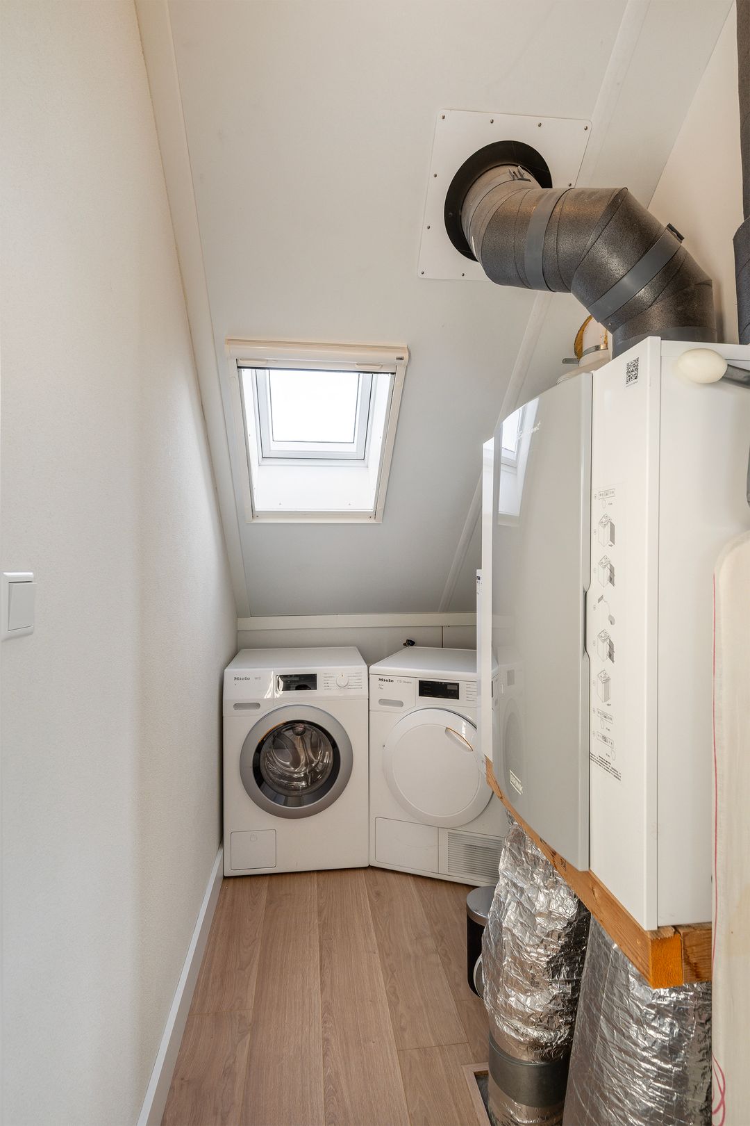 Photo 41 of Voorneveldstraat 6