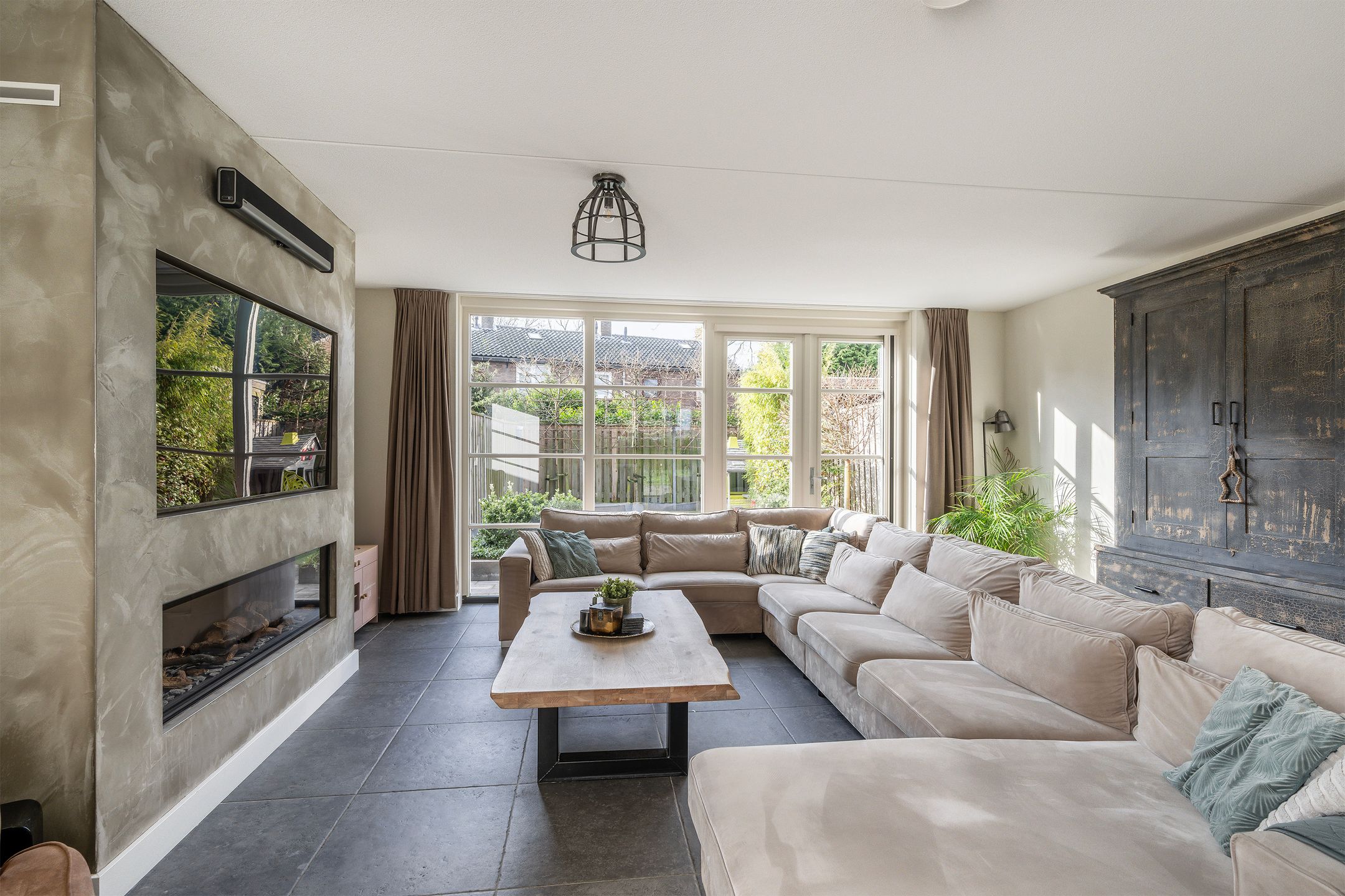 Photo 6 of Voorneveldstraat 6