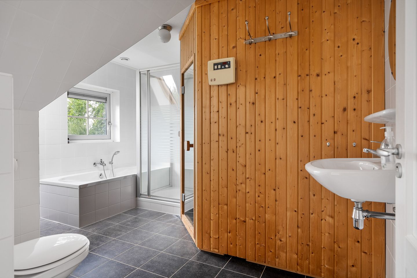 Photo 19 of Middelweg 21-A