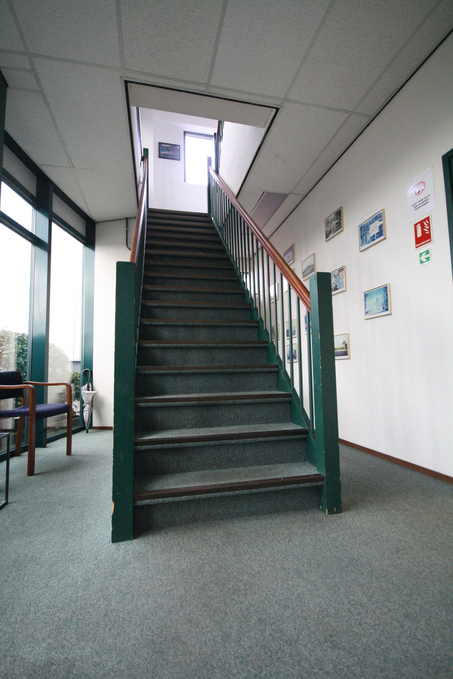 Bekijk foto 3 van Weerlaan 11