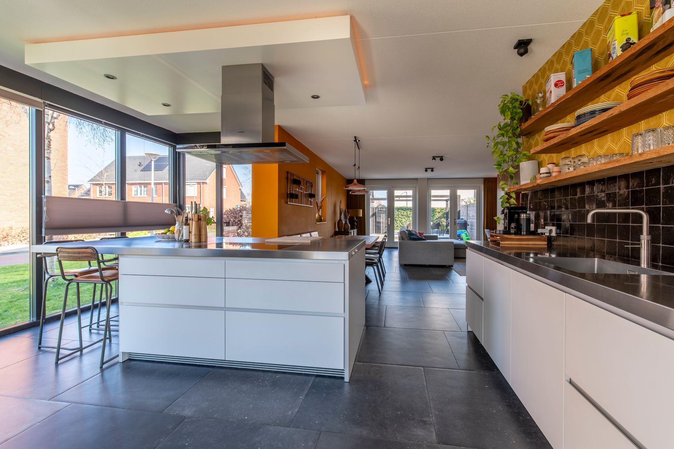 Foto 15 van Van Barnevelderf 27