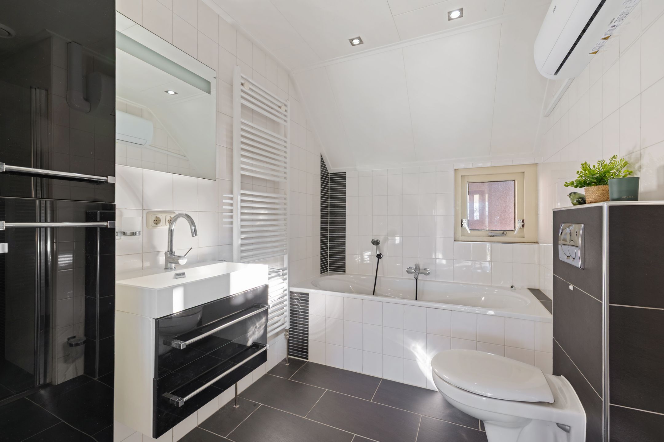 Foto 24 van Brugstraat 2