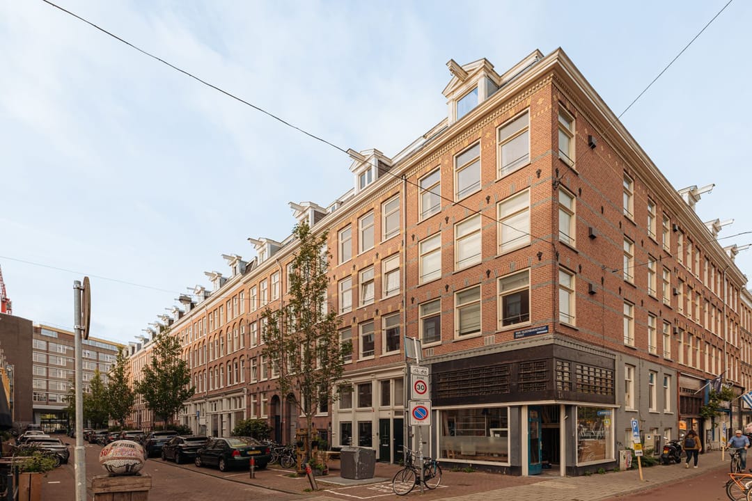 Photo 1 of Van Oldenbarneveldtstraat 84-H