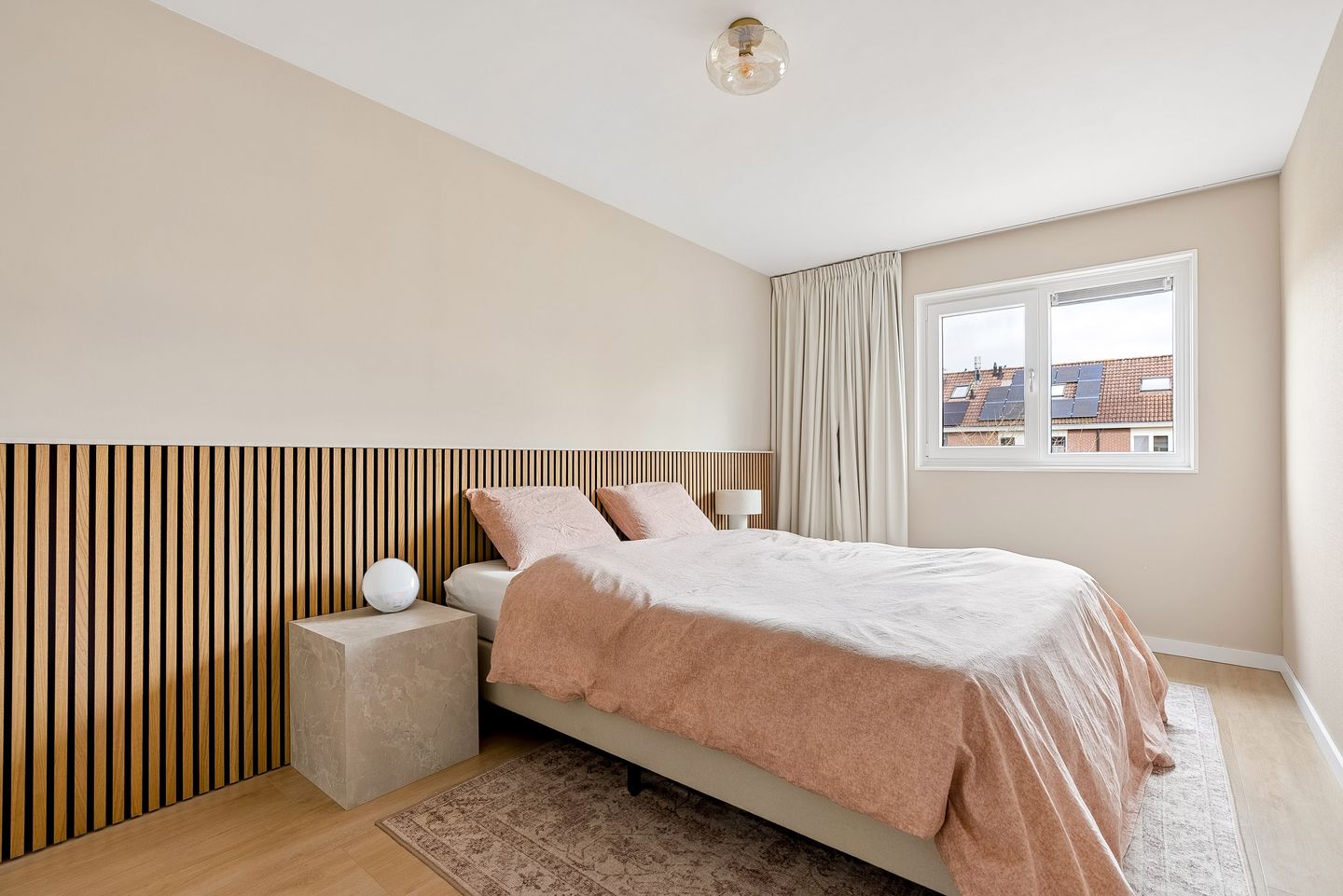 Surprisingly Spacious Terraced House with Extension in Popular Almere Neighborhood — 19
