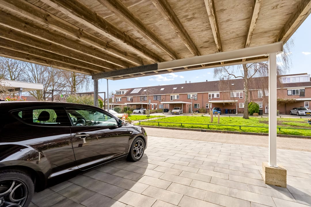Surprisingly Spacious Terraced House with Extension in Popular Almere Neighborhood — 37