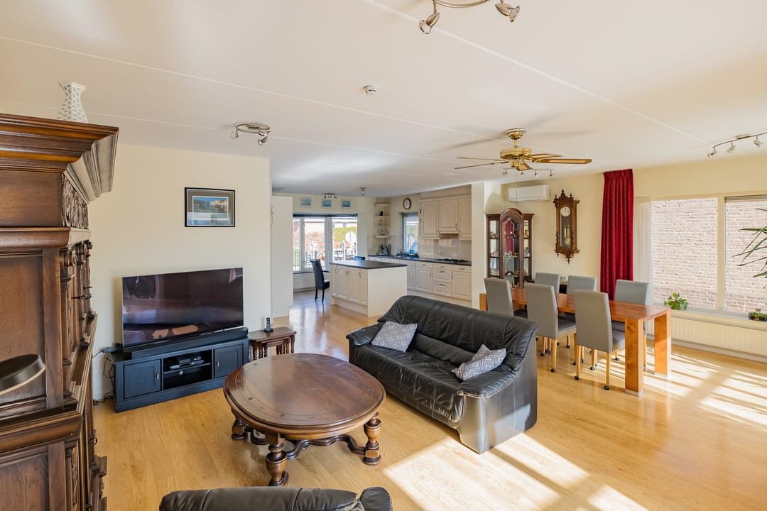 Photo 7 of Turfeiker 42