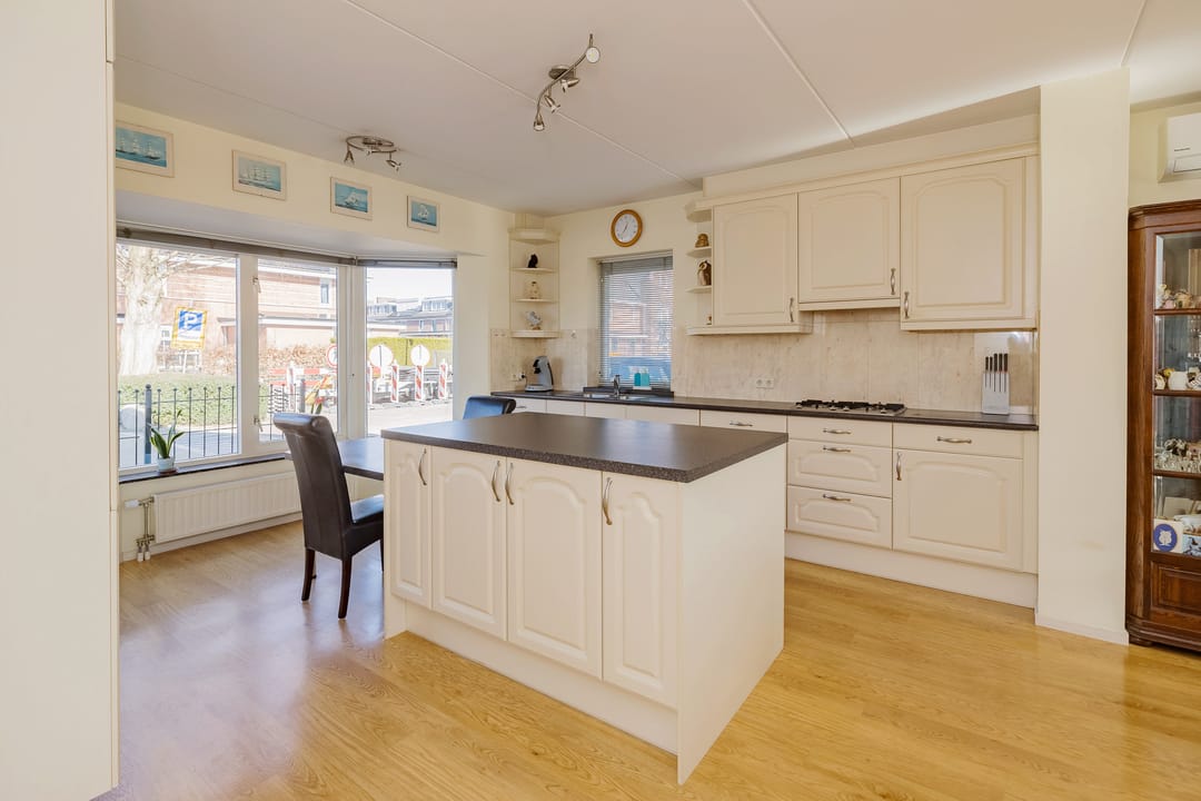 Photo 8 of Turfeiker 42